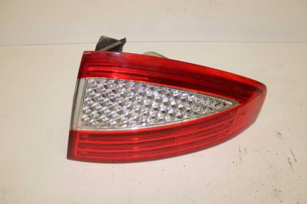 FEU ARRIERE DROIT FORD MONDEO 5PORTES 6/2007-9/2010 - Vue 1